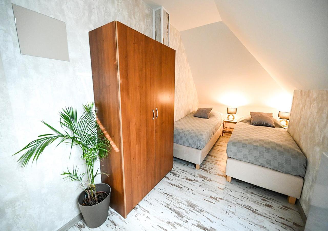 Penzion Pri Parku Trenčín Extérieur photo
