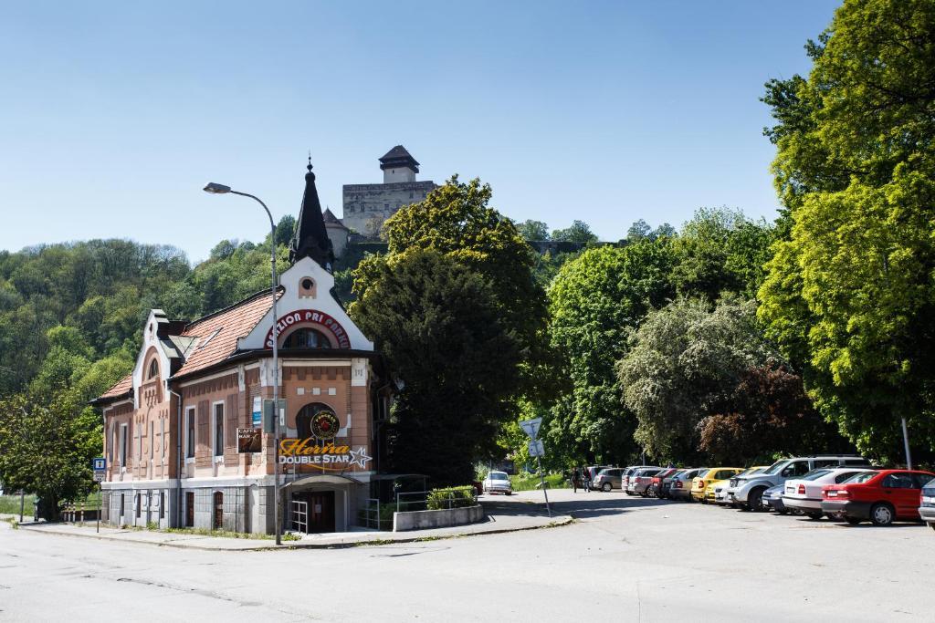 Penzion Pri Parku Trenčín Extérieur photo
